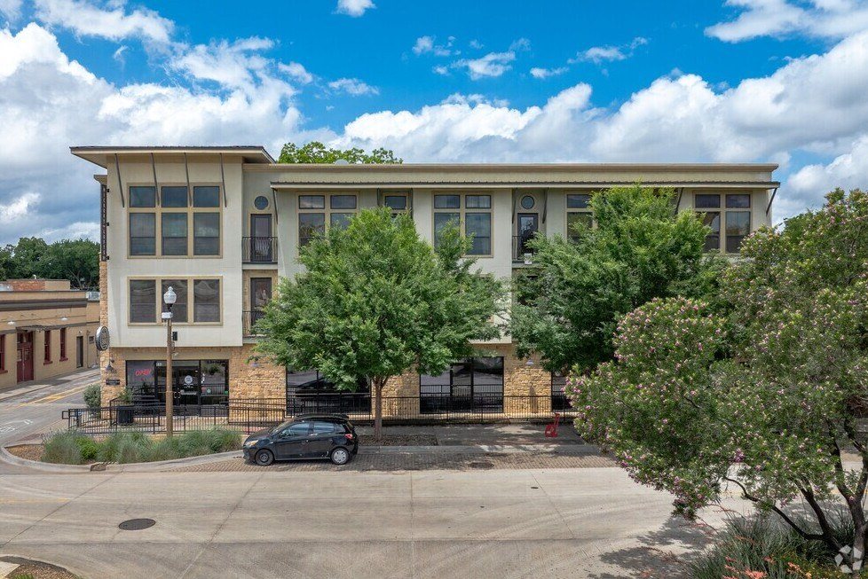 Hickory Steet Lofts Downtown Denton Apartments